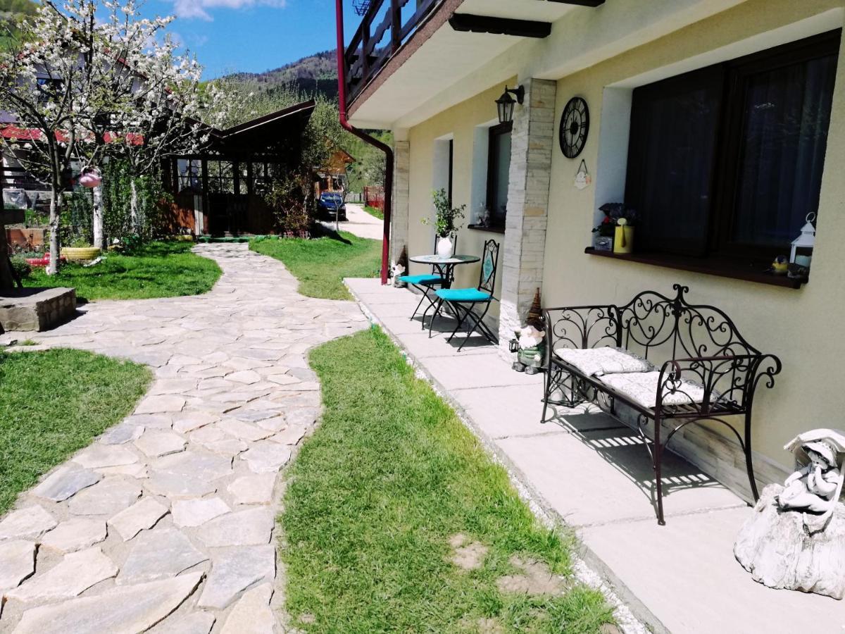 Vila Chic M Hotel Moieciu de Jos Exterior photo